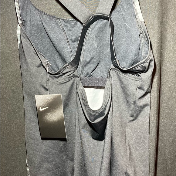 Nike Workout Top NWT - Picture 5 of 7